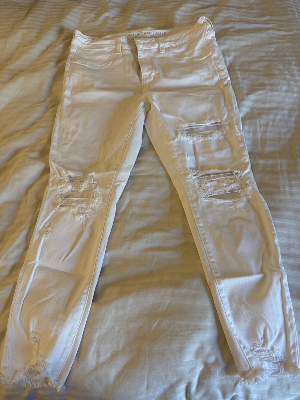 American Eagle Outfitters White Distressed Skinny Jeans